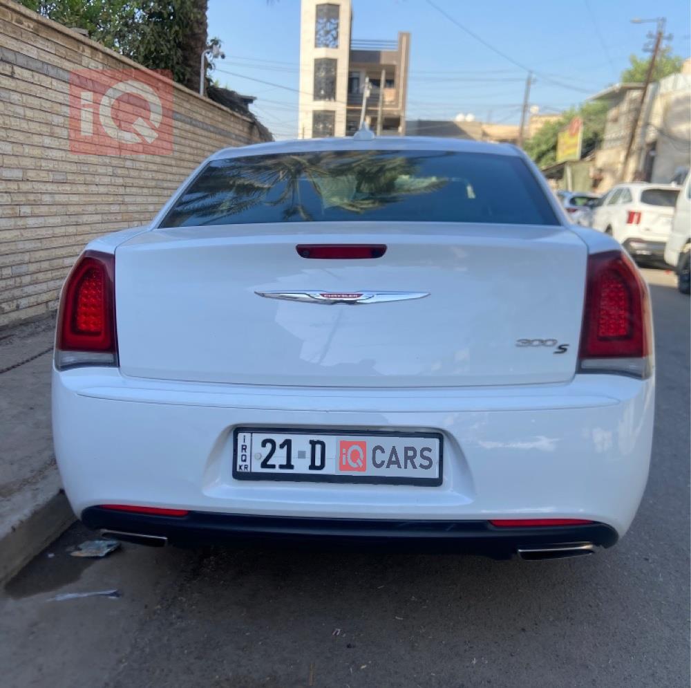 كرايسلر 300